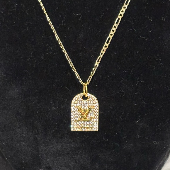 LV Monogram Zipper pull on branded chain - Picture 1 of 4